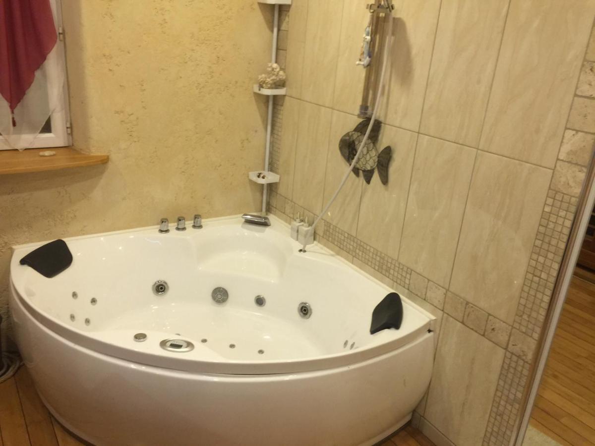 La Decouverte, Jacuzzi, Sauna, Et Terrasse Avec Vue Sur Lac A La Campagne Entre Toulouse Et Auch Catonvielle Exteriör bild