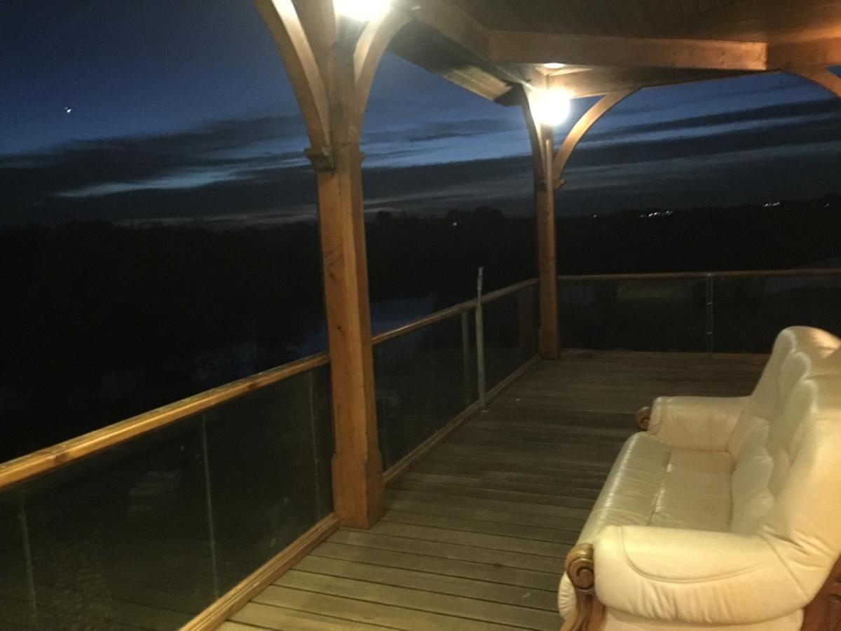 La Decouverte, Jacuzzi, Sauna, Et Terrasse Avec Vue Sur Lac A La Campagne Entre Toulouse Et Auch Catonvielle Exteriör bild