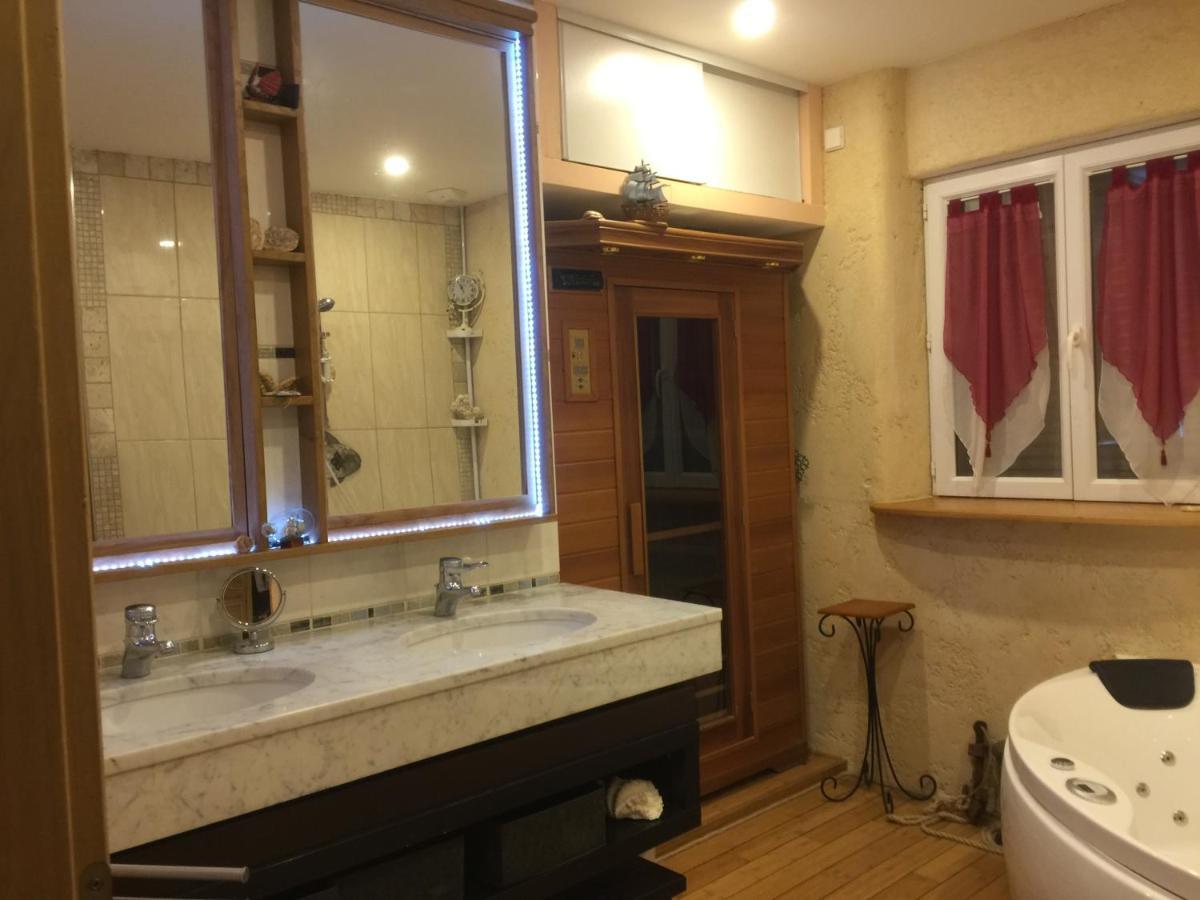 La Decouverte, Jacuzzi, Sauna, Et Terrasse Avec Vue Sur Lac A La Campagne Entre Toulouse Et Auch Catonvielle Exteriör bild