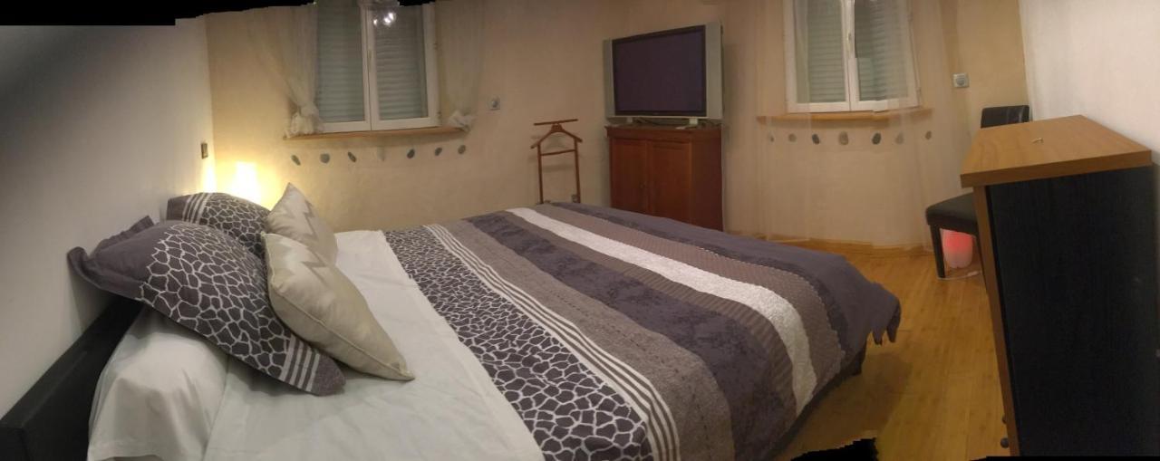 La Decouverte, Jacuzzi, Sauna, Et Terrasse Avec Vue Sur Lac A La Campagne Entre Toulouse Et Auch Catonvielle Exteriör bild